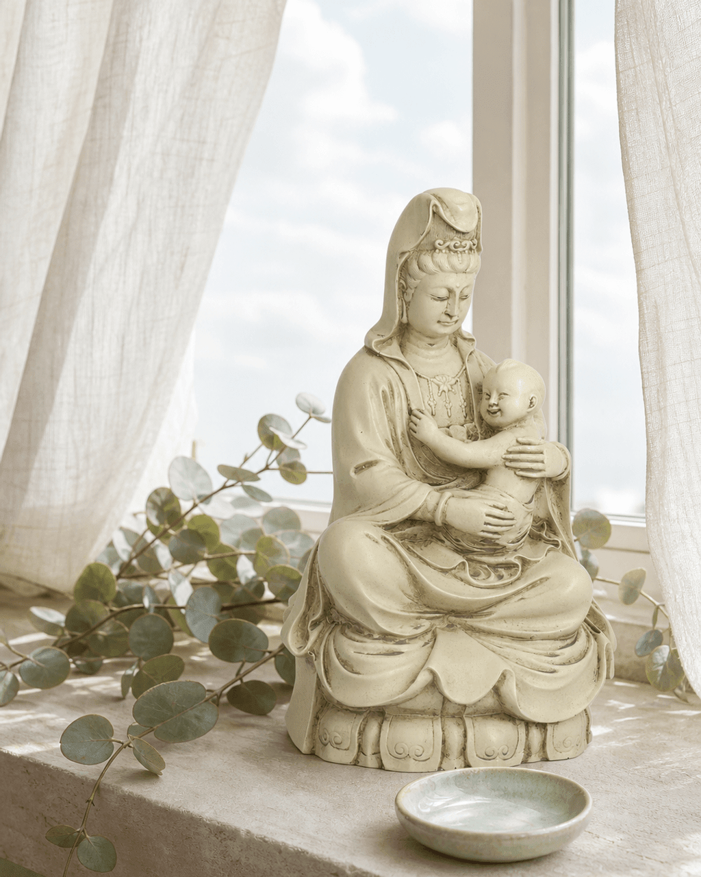 Kuan Yin With Baby Statue - Sculptures & Statues