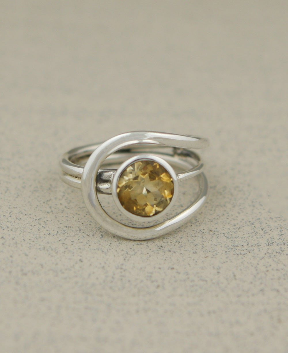Sterling Silver Loop Ring with Citrine Gemstone - Rings Size 6